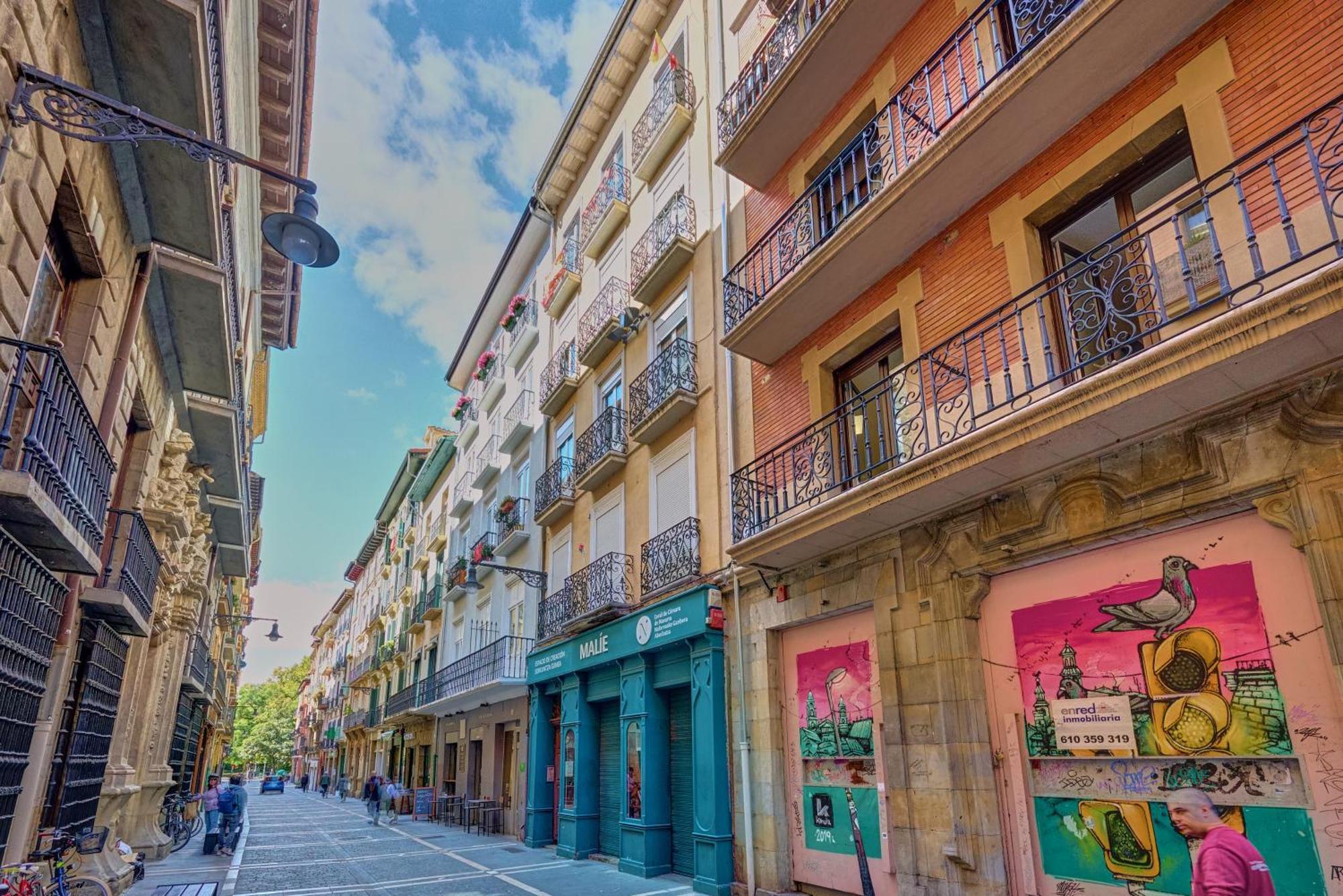 Balcon Del Arte By Clabao * Pamplona